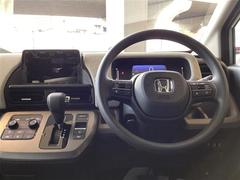 車を運転する際には運転席の存在は欠かせません。なのでしっかりとチェックしたいポイントですね。 4