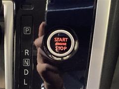 プッシュエンジンスタートシステム、エンジン始動・停止をワンタッチで行うことができます。 4