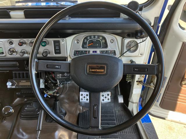 ランドクルーザー４０ 　ランドクルーザー４０　ＢＪ４６Ｖ　ロング　社外１６ｉｎＡＷ　ツイーター　ＣＤオーディオ　リヤヒーター　ウィンチ　ディーゼル車　５ＭＴ（4枚目）