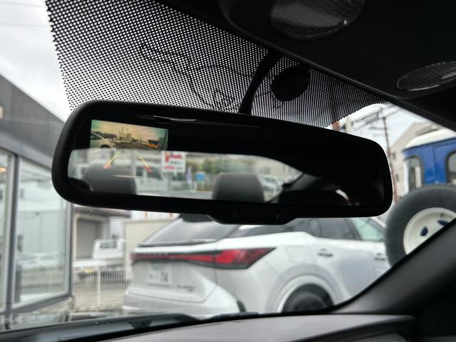 マスタング Ｖ６　クーペ　グラスルーフ　ザ　ブラック　新車並行車　特別仕様車　３５台限定車　グラスルーフ　左ハンドル　ブラックレザーシート　ブラックインテリア　ミラー型バックカメラ　純正１８ｉｎＡＷ（11枚目）