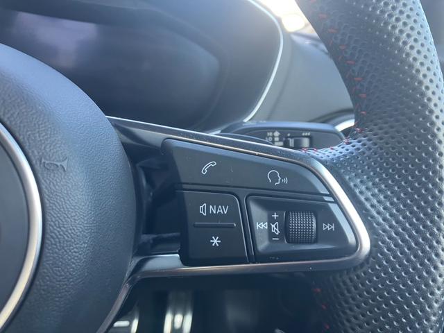 TTクーペ Sラインコンペティション ワンオーナー 150台限定車 コンフォートPKG ブラックスタイリングPKG RSリアスポイラー マトリクスLEDヘッド バーチャルコックピット 前席パワーシート シートヒーター 純正19inAW(5枚目)