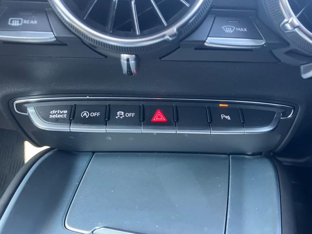 TTクーペ Sラインコンペティション ワンオーナー 150台限定車 コンフォートPKG ブラックスタイリングPKG RSリアスポイラー マトリクスLEDヘッド バーチャルコックピット 前席パワーシート シートヒーター 純正19inAW(12枚目)