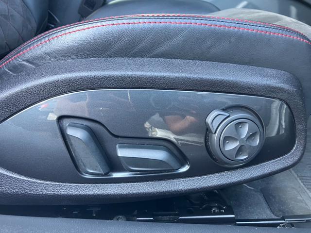 TTクーペ Sラインコンペティション ワンオーナー 150台限定車 コンフォートPKG ブラックスタイリングPKG RSリアスポイラー マトリクスLEDヘッド バーチャルコックピット 前席パワーシート シートヒーター 純正19inAW(18枚目)