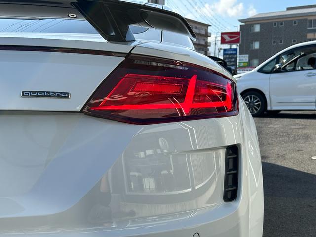 TTクーペ Sラインコンペティション ワンオーナー 150台限定車 コンフォートPKG ブラックスタイリングPKG RSリアスポイラー マトリクスLEDヘッド バーチャルコックピット 前席パワーシート シートヒーター 純正19inAW(34枚目)