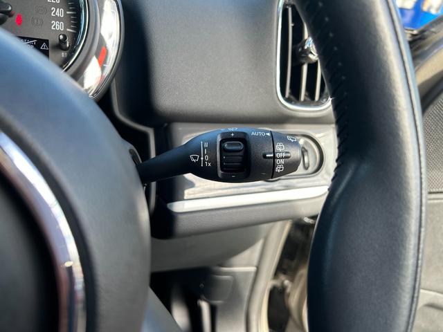 ＭＩＮＩ クーパーＳＤ　クロスオーバー　オール４　ワンオーナー　純正ナビ　バックカメラ　前席シートヒーター　アクティブクルーズコントロール　純正前後ドラレコ　純正１８ｉｎＡＷ　ルーフレール　電動リアゲート　フォグランプ　ＥＴＣ（8枚目）