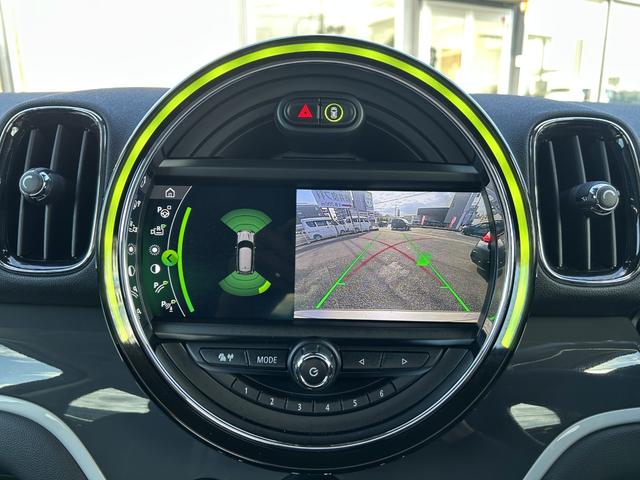 ＭＩＮＩ クーパーＳＤ　クロスオーバー　オール４　ワンオーナー　純正ナビ　バックカメラ　前席シートヒーター　アクティブクルーズコントロール　純正前後ドラレコ　純正１８ｉｎＡＷ　ルーフレール　電動リアゲート　フォグランプ　ＥＴＣ（11枚目）