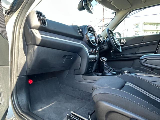 ＭＩＮＩ クーパーＳＤ　クロスオーバー　オール４　ワンオーナー　純正ナビ　バックカメラ　前席シートヒーター　アクティブクルーズコントロール　純正前後ドラレコ　純正１８ｉｎＡＷ　ルーフレール　電動リアゲート　フォグランプ　ＥＴＣ（18枚目）