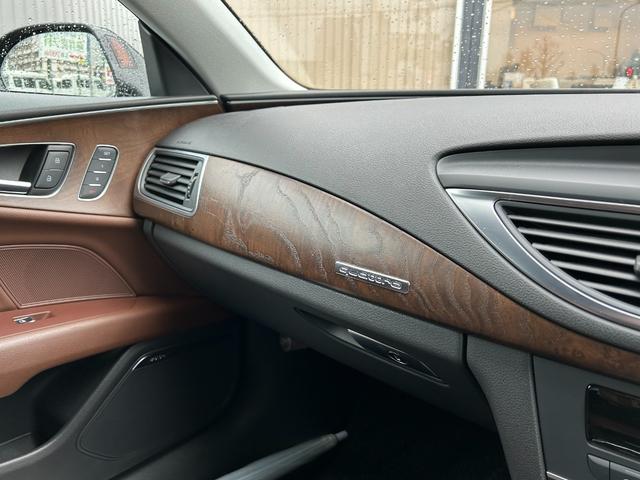 A7スポーツバック 3.0TFSIクワトロ ブラウンレザー 純正HDDナビ 地デジTV バックカメラ 木目パネル 前席パワーシート 全席シートヒーター BSM 純正20inAW 後席ヘッドレストモニター BOSEサウンドシステム ETC(14枚目)