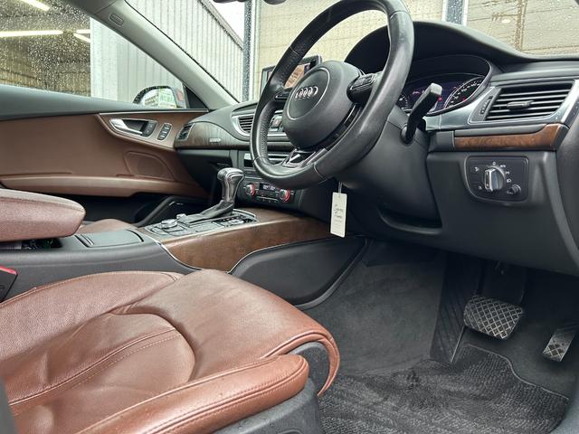 A7スポーツバック 3.0TFSIクワトロ ブラウンレザー 純正HDDナビ 地デジTV バックカメラ 木目パネル 前席パワーシート 全席シートヒーター BSM 純正20inAW 後席ヘッドレストモニター BOSEサウンドシステム ETC(17枚目)