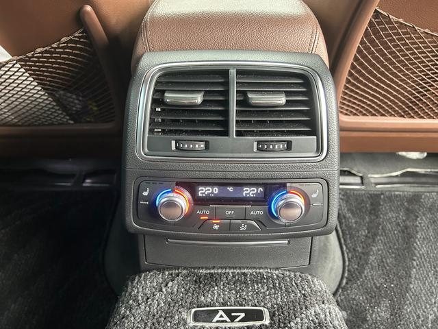 A7スポーツバック 3.0TFSIクワトロ ブラウンレザー 純正HDDナビ 地デジTV バックカメラ 木目パネル 前席パワーシート 全席シートヒーター BSM 純正20inAW 後席ヘッドレストモニター BOSEサウンドシステム ETC(24枚目)