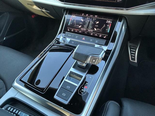 Ｑ８ ５５ＴＦＳＩクワトロ　Ｓライン　ワンオーナー　ブラックスタイリングＰＫＧ　コンフォートアシスタンスＰＫＧ　ＳラインプラスＰＫＧ　ＢＡＮＧ＆ＯＬＵＦＳＥＮサウンドシステム　前席マッサージ機能　ＡＣＣ　ＢＳＭ　バーチャルコックピット（16枚目）