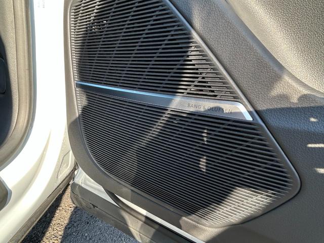 Ｑ８ ５５ＴＦＳＩクワトロ　Ｓライン　ワンオーナー　ブラックスタイリングＰＫＧ　コンフォートアシスタンスＰＫＧ　ＳラインプラスＰＫＧ　ＢＡＮＧ＆ＯＬＵＦＳＥＮサウンドシステム　前席マッサージ機能　ＡＣＣ　ＢＳＭ　バーチャルコックピット（22枚目）