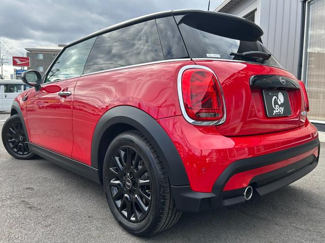 ＭＩＮＩ クーパー　クラシック・トリム　プレミアムプラスライン　ワンオーナー　ストリートスタイル　センターモニター　カープレイ　バックカメラ　ブラックレザーシート　前席シートヒーター　クルコン　ＥＴＣ　純正１６ｉｎブラックＡＷ（28枚目）