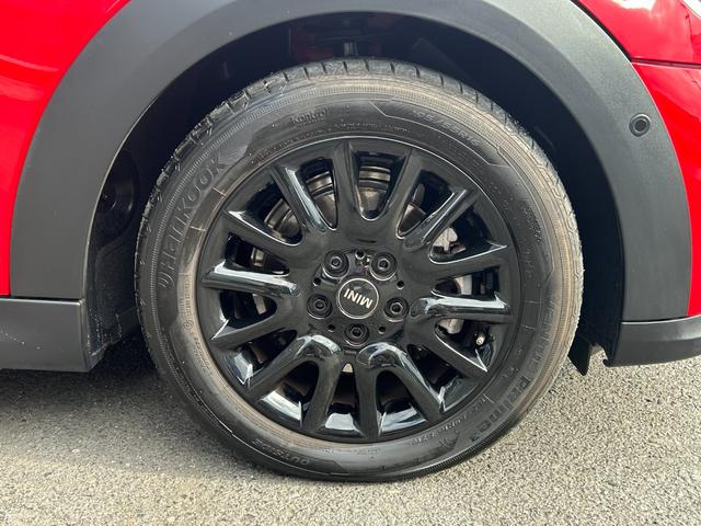 ＭＩＮＩ クーパー　クラシック・トリム　プレミアムプラスライン　ワンオーナー　ストリートスタイル　センターモニター　カープレイ　バックカメラ　ブラックレザーシート　前席シートヒーター　クルコン　ＥＴＣ　純正１６ｉｎブラックＡＷ（37枚目）