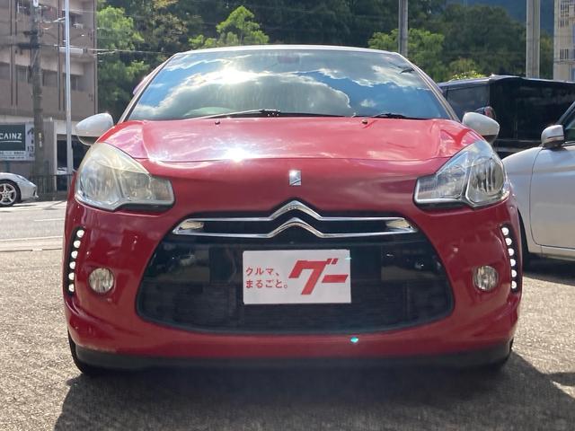 ＤＳ３ シック　レッド・ホワイトツートンカラー　ＥＴＣ　オートエアコン　キーレス　オーディオ　ＥＳＰ　１６インチアルミホイール　デイライト（2枚目）