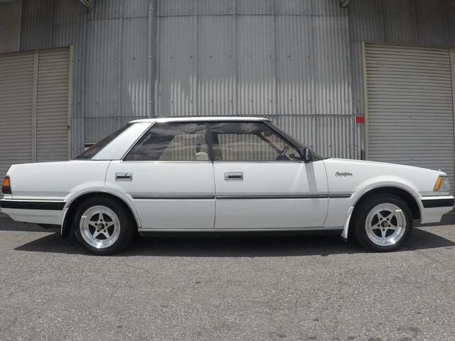 クラウン ロイヤルサルーン　ローダウン　新品ロンシャン１５インチ　２０２５年タイヤ―　　アドバンフレヴァ　保証付　運転席パワーシート　７２９７８ｋｍパワーステアリング　パワーウィンドウ（12枚目）