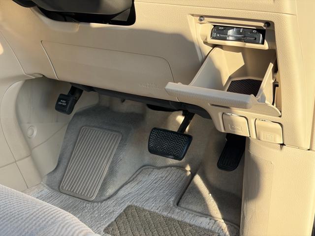 ヴェルファイア 2.4V V モデリスタエアロ 8インチナビ 後席モニター 両側電動スライドドア 1オーナー 禁煙車 白内装 べージュ内装 フルセグ(37枚目)