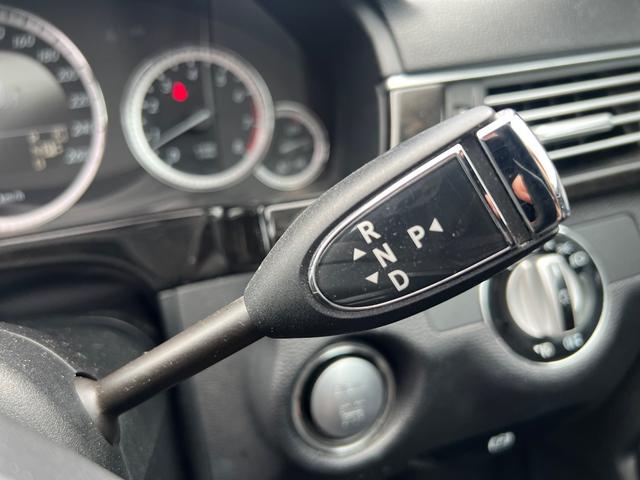 Ｅクラス Ｅ３５０　アバンギャルド　Ｂｌｕｅｔｏｏｔｈ　スマートキー　プッシュスタート　オートライト　盗難防止システム　ＨＤＤナビ　ナビ　電動シート　エアコン　オートクルーズ　革シート　ＡＢＳ（28枚目）