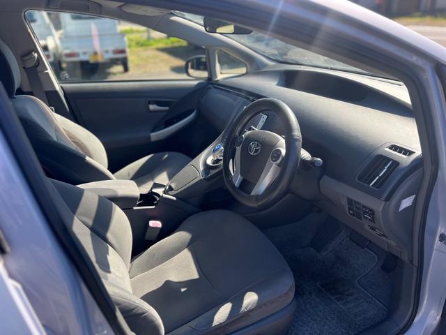 プリウス S スマートキー プッシュスタート オートライト オートエアコン Bluetooth ナビ ワンセグ イモビライザー 衝突安全ボディ ABS パワーウィンドウ(29枚目)