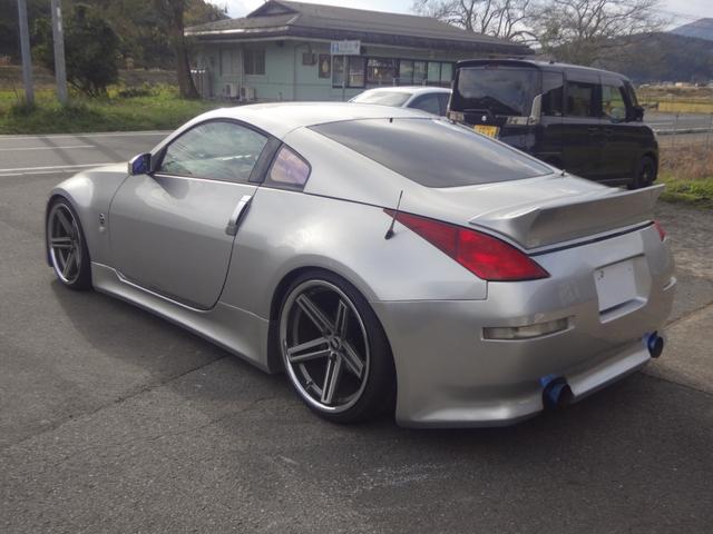 フェアレディＺ バージョンＴ　禁煙車　社外フルエアロ　減衰調整式車高調　大径マフラー　社外２０ＡＷ　フィルム施工　黒革　シートヒーター　革巻ハンドル　パワーシート　社外ＤＡ　ＨＤＭＩ　ＵＳＢ　社外ツイーター　ＥＴＣ　ＴＳＣオフ（6枚目）