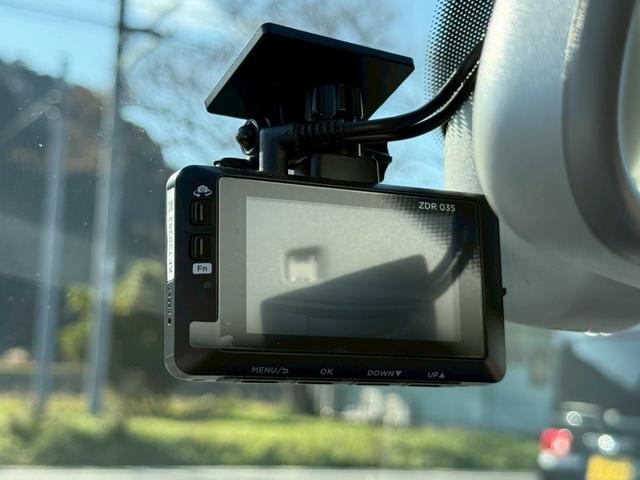 A6アバント 2.8FSIクワトロ 4WD 禁煙 プレセンスパッケージ 前後ドラレコ BOSEサウンド 駐車支援 全周囲カメラ サイドアシスト レーダークルコン シートメモリー パワーゲート ETC 黒革 シートヒーター 純正AW(26枚目)