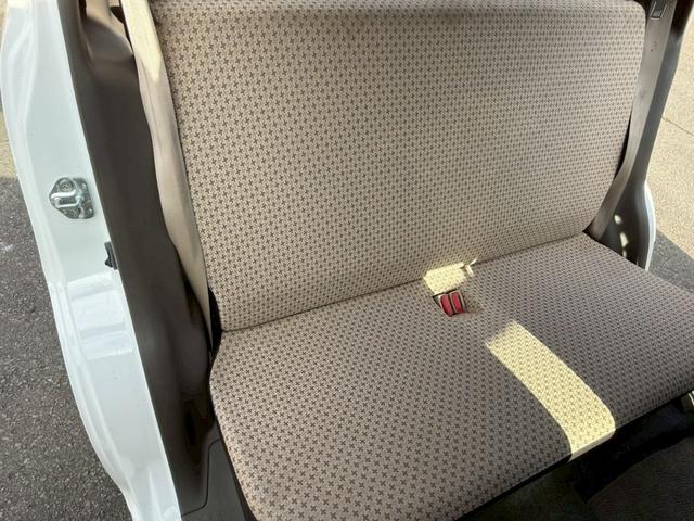 アルト F 4WD 5MT キーレスエントリー 純正オーディオ(40枚目)