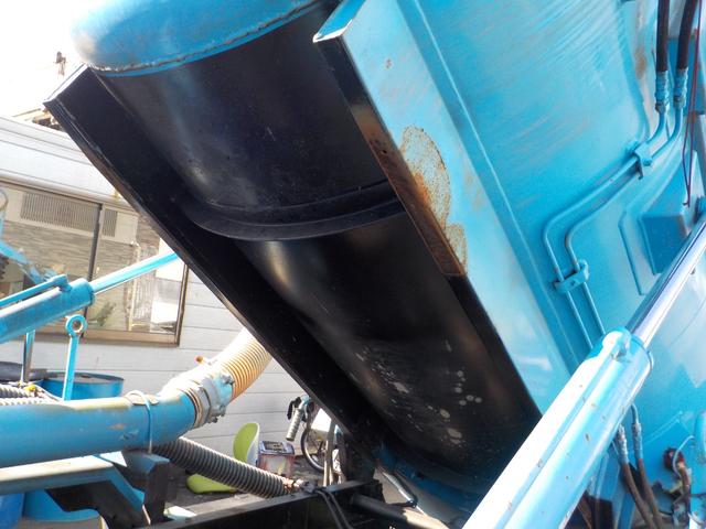 ファイター 　強力吸引車　汚泥吸引車　モリタエコノス製　パワフルマスター　ＲＢＸ４２ＰＶＤＢＨ　風量４０　タンク胴巻きステンレス　容量２８００　ホース付き（19枚目）