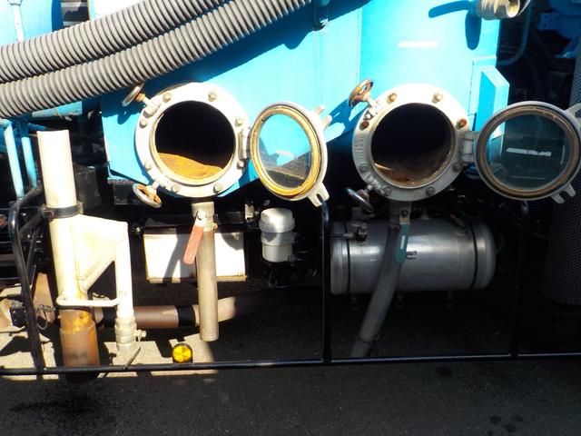 ファイター 　強力吸引車　汚泥吸引車　モリタエコノス製　パワフルマスター　ＲＢＸ４２ＰＶＤＢＨ　風量４０　タンク胴巻きステンレス　容量２８００　ホース付き（22枚目）