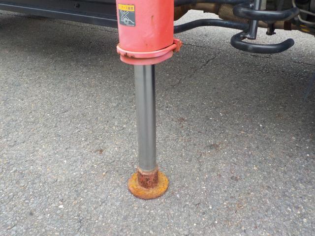 デュトロ 古河ユニック製 3段クレーン ラジコン付き 荷台鉄板張り 積載3000kg 車検付き(5枚目)