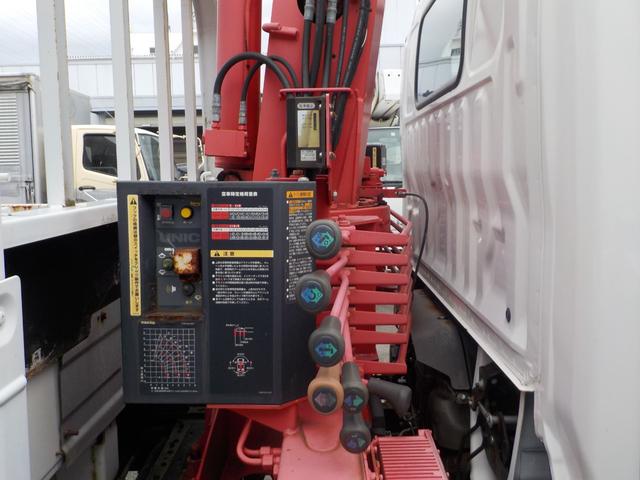 デュトロ 古河ユニック製 3段クレーン ラジコン付き 荷台鉄板張り 積載3000kg 車検付き(16枚目)