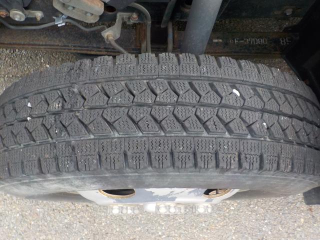 デュトロ 古河ユニック製 3段クレーン ラジコン付き 荷台鉄板張り 積載3000kg 車検付き(37枚目)