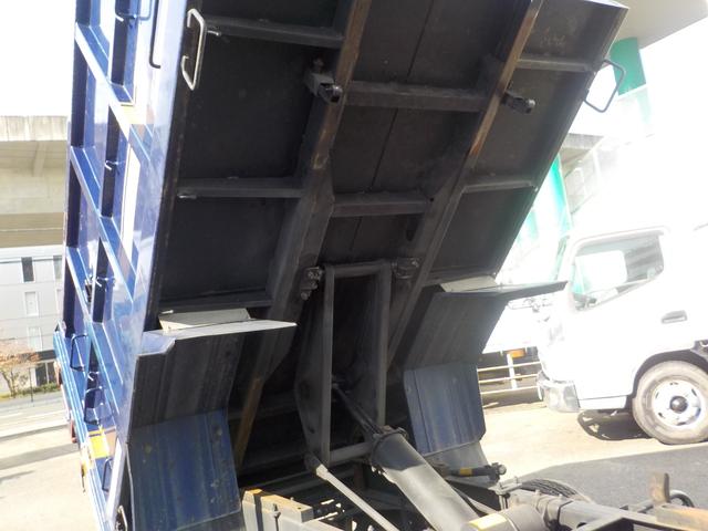 エルフトラック 　土砂禁深ダンプ　新明和工業製　リア観音式扉　６００ｋｇ垂直ゲート付き（8枚目）