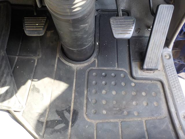 エルフトラック 　土砂禁深ダンプ　新明和工業製　リア観音式扉　６００ｋｇ垂直ゲート付き（17枚目）