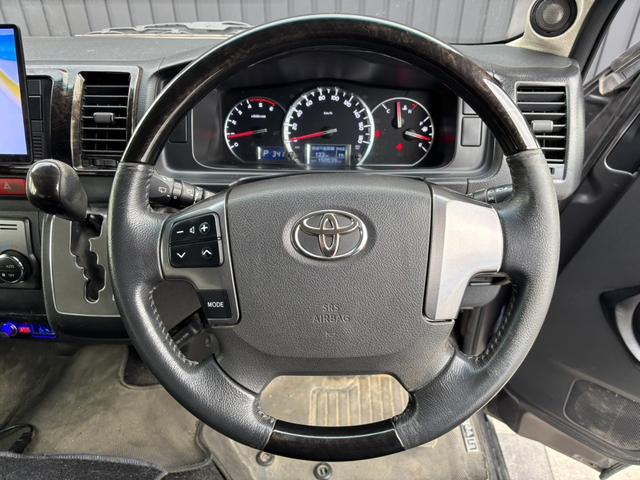 ハイエースバン スーパーGL ダークプライム 3.0D ワンオーナー 10インチフローティングナビ ヒッチメンバー LEDヘッドライト LEDフォグ 追加スピーカー アンプ ミラー型バックカメラ バットフェイスボンネット キーフリー/Pスタート(55枚目)