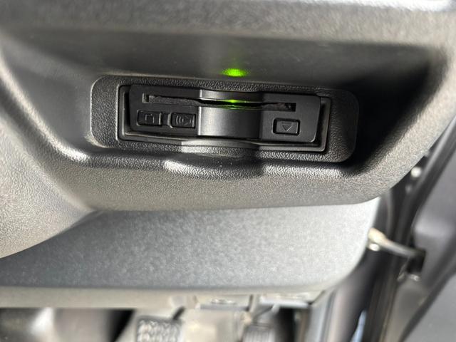 ハイエースバン スーパーGL ダークプライム 3.0D ワンオーナー 10インチフローティングナビ ヒッチメンバー LEDヘッドライト LEDフォグ 追加スピーカー アンプ ミラー型バックカメラ バットフェイスボンネット キーフリー/Pスタート(58枚目)