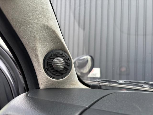 ハイエースバン スーパーGL ダークプライム 3.0D ワンオーナー 10インチフローティングナビ ヒッチメンバー LEDヘッドライト LEDフォグ 追加スピーカー アンプ ミラー型バックカメラ バットフェイスボンネット キーフリー/Pスタート(62枚目)