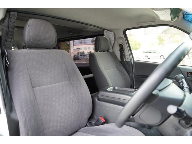 レジアスエースバン ロングスーパーＧＬ　２．０Ｇ　ワンオーナー　ベットキット　１５インチＡＷ　　純正ＨＩＤヘッド　ＧＯＯＤ　ＹＥＡＲ　Ｗレター　純正ナビ　キーレスキー　オートエアコン　パールホワイト０７０（14枚目）