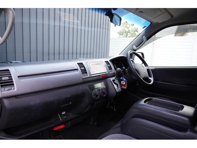 レジアスエースバン ロングスーパーＧＬ　２．０Ｇ　ワンオーナー　ベットキット　１５インチＡＷ　　純正ＨＩＤヘッド　ＧＯＯＤ　ＹＥＡＲ　Ｗレター　純正ナビ　キーレスキー　オートエアコン　パールホワイト０７０（15枚目）