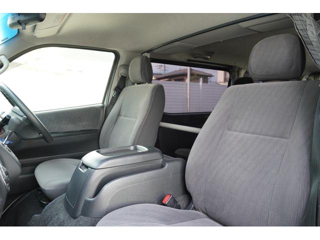 レジアスエースバン ロングスーパーＧＬ　２．０Ｇ　ワンオーナー　ベットキット　１５インチＡＷ　　純正ＨＩＤヘッド　ＧＯＯＤ　ＹＥＡＲ　Ｗレター　純正ナビ　キーレスキー　オートエアコン　パールホワイト０７０（16枚目）