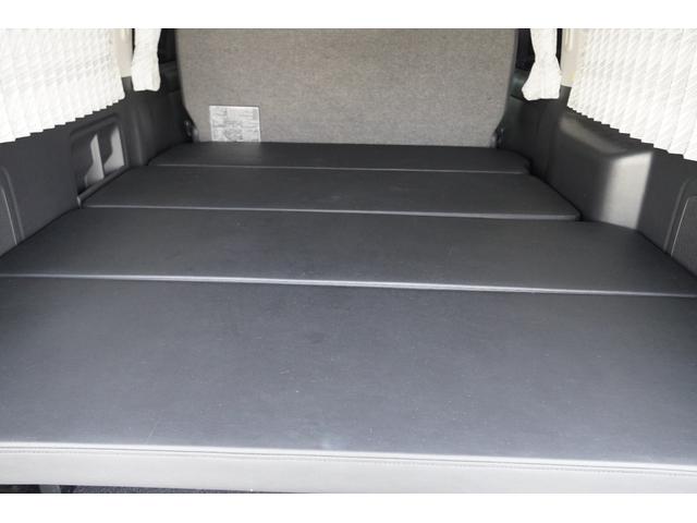 レジアスエースバン ロングスーパーＧＬ　２．０Ｇ　ワンオーナー　ベットキット　１５インチＡＷ　　純正ＨＩＤヘッド　ＧＯＯＤ　ＹＥＡＲ　Ｗレター　純正ナビ　キーレスキー　オートエアコン　パールホワイト０７０（23枚目）