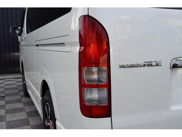 レジアスエースバン ロングスーパーＧＬ　２．０Ｇ　ワンオーナー　ベットキット　１５インチＡＷ　　純正ＨＩＤヘッド　ＧＯＯＤ　ＹＥＡＲ　Ｗレター　純正ナビ　キーレスキー　オートエアコン　パールホワイト０７０（30枚目）