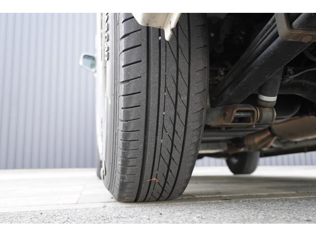 レジアスエースバン ロングスーパーＧＬ　２．０Ｇ　ワンオーナー　ベットキット　１５インチＡＷ　　純正ＨＩＤヘッド　ＧＯＯＤ　ＹＥＡＲ　Ｗレター　純正ナビ　キーレスキー　オートエアコン　パールホワイト０７０（37枚目）