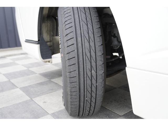 レジアスエースバン ロングスーパーＧＬ　２．０Ｇ　ワンオーナー　ベットキット　１５インチＡＷ　　純正ＨＩＤヘッド　ＧＯＯＤ　ＹＥＡＲ　Ｗレター　純正ナビ　キーレスキー　オートエアコン　パールホワイト０７０（39枚目）