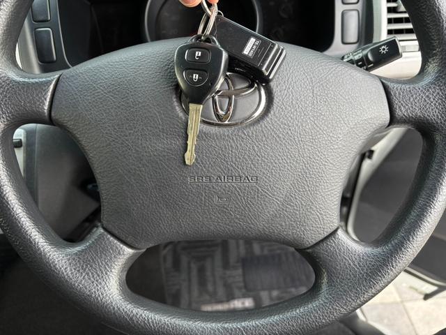 レジアスエースバン ロングスーパーＧＬ　２．０Ｇ　ワンオーナー　ベットキット　１５インチＡＷ　　純正ＨＩＤヘッド　ＧＯＯＤ　ＹＥＡＲ　Ｗレター　純正ナビ　キーレスキー　オートエアコン　パールホワイト０７０（45枚目）