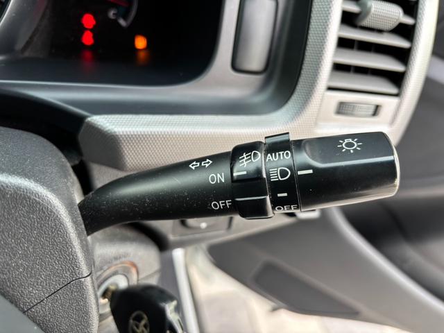 レジアスエースバン ロングスーパーＧＬ　２．０Ｇ　ワンオーナー　ベットキット　１５インチＡＷ　　純正ＨＩＤヘッド　ＧＯＯＤ　ＹＥＡＲ　Ｗレター　純正ナビ　キーレスキー　オートエアコン　パールホワイト０７０（46枚目）