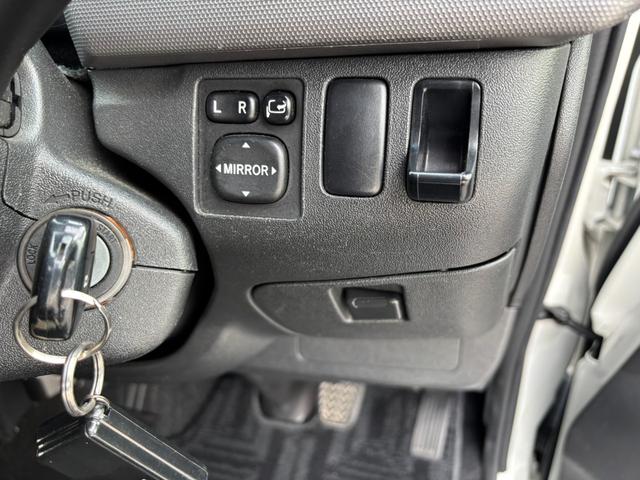 レジアスエースバン ロングスーパーＧＬ　２．０Ｇ　ワンオーナー　ベットキット　１５インチＡＷ　　純正ＨＩＤヘッド　ＧＯＯＤ　ＹＥＡＲ　Ｗレター　純正ナビ　キーレスキー　オートエアコン　パールホワイト０７０（48枚目）