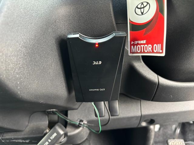 レジアスエースバン ロングスーパーＧＬ　２．０Ｇ　ワンオーナー　ベットキット　１５インチＡＷ　　純正ＨＩＤヘッド　ＧＯＯＤ　ＹＥＡＲ　Ｗレター　純正ナビ　キーレスキー　オートエアコン　パールホワイト０７０（54枚目）