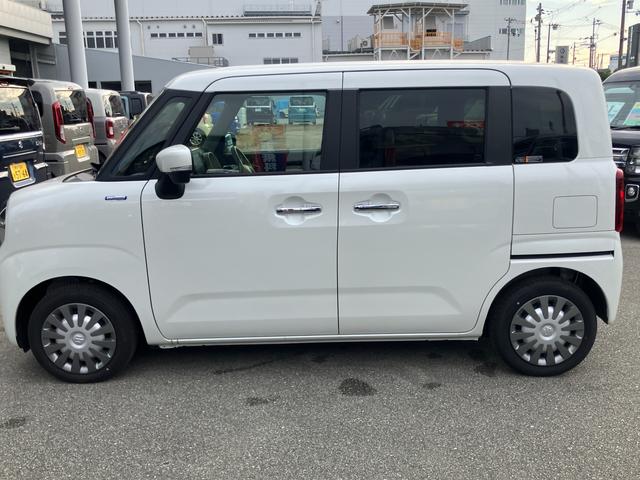 ワゴンＲスマイル ＨＹＢＲＩＤ　Ｘ　３型　全方位モニター付ナビ　ＬＥＤランプ　デュアルセンサーブレーキＩＩ｜後席両側ワンアクションパワースライド｜リモート格納式ドアミラー｜３６０°プレミアムＵＶ＆ＩＲカットガラス｜電動パーキングブレーキ｜ＵＳＢ電源ソケット｜（9枚目）