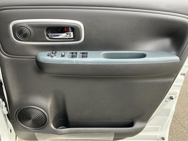 ワゴンＲスマイル ＨＹＢＲＩＤ　Ｘ　３型　全方位モニター付ナビ　ＬＥＤランプ　デュアルセンサーブレーキＩＩ｜後席両側ワンアクションパワースライド｜リモート格納式ドアミラー｜３６０°プレミアムＵＶ＆ＩＲカットガラス｜電動パーキングブレーキ｜ＵＳＢ電源ソケット｜（32枚目）