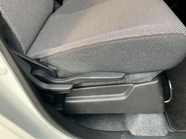 ワゴンＲスマイル ＨＹＢＲＩＤ　Ｘ　３型　全方位モニター付ナビ　ＬＥＤランプ　デュアルセンサーブレーキＩＩ｜後席両側ワンアクションパワースライド｜リモート格納式ドアミラー｜３６０°プレミアムＵＶ＆ＩＲカットガラス｜電動パーキングブレーキ｜ＵＳＢ電源ソケット｜（33枚目）